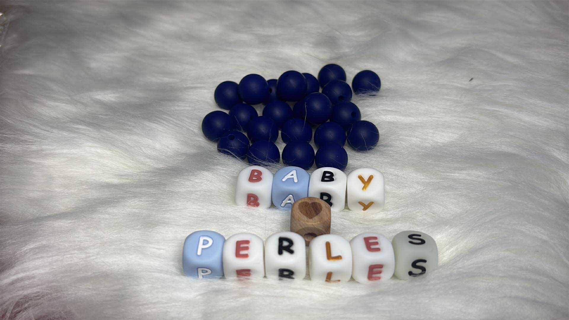 Perle ronde 12 mm bleu nuit