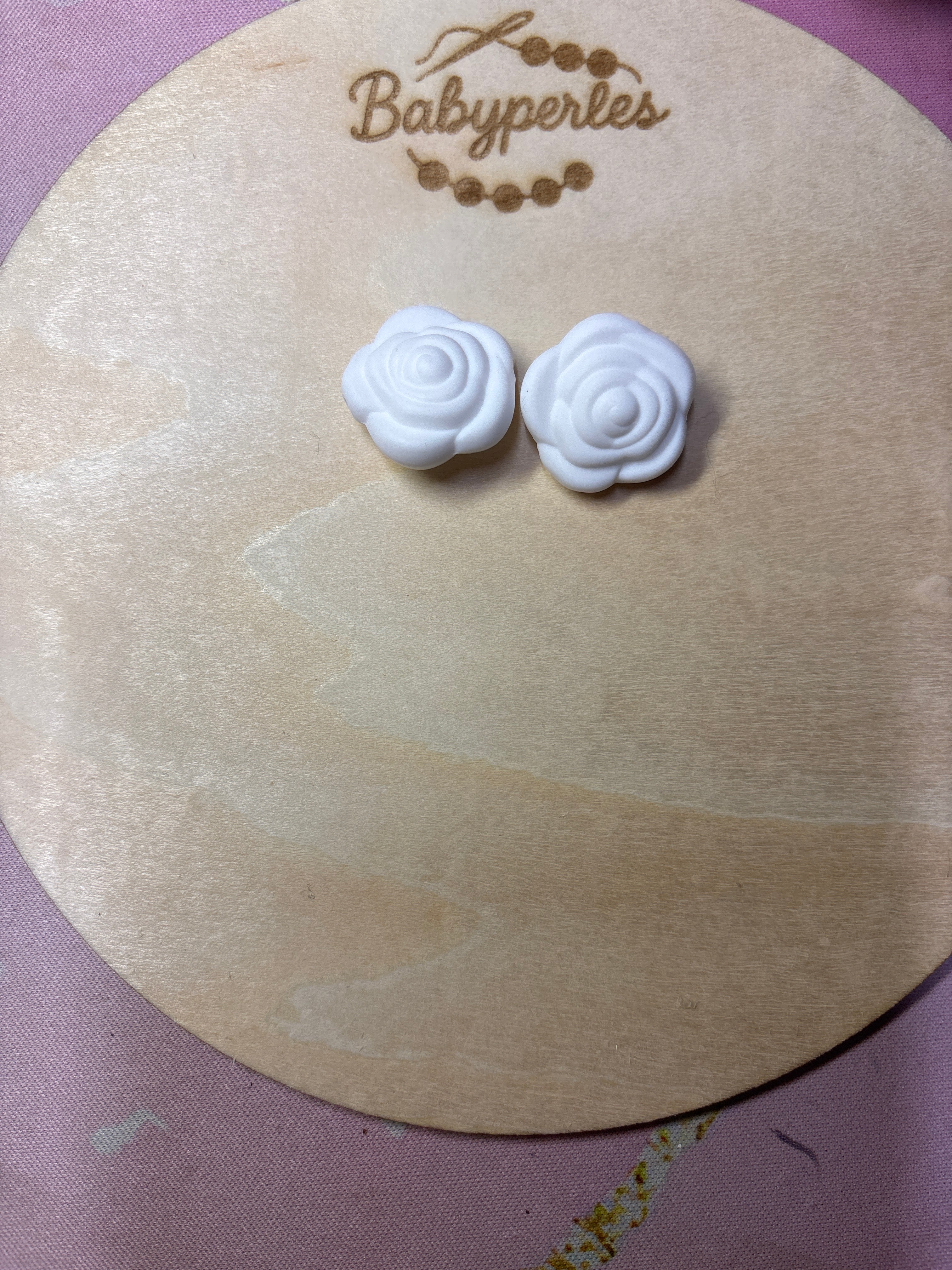 Fleur rose couleur blanc