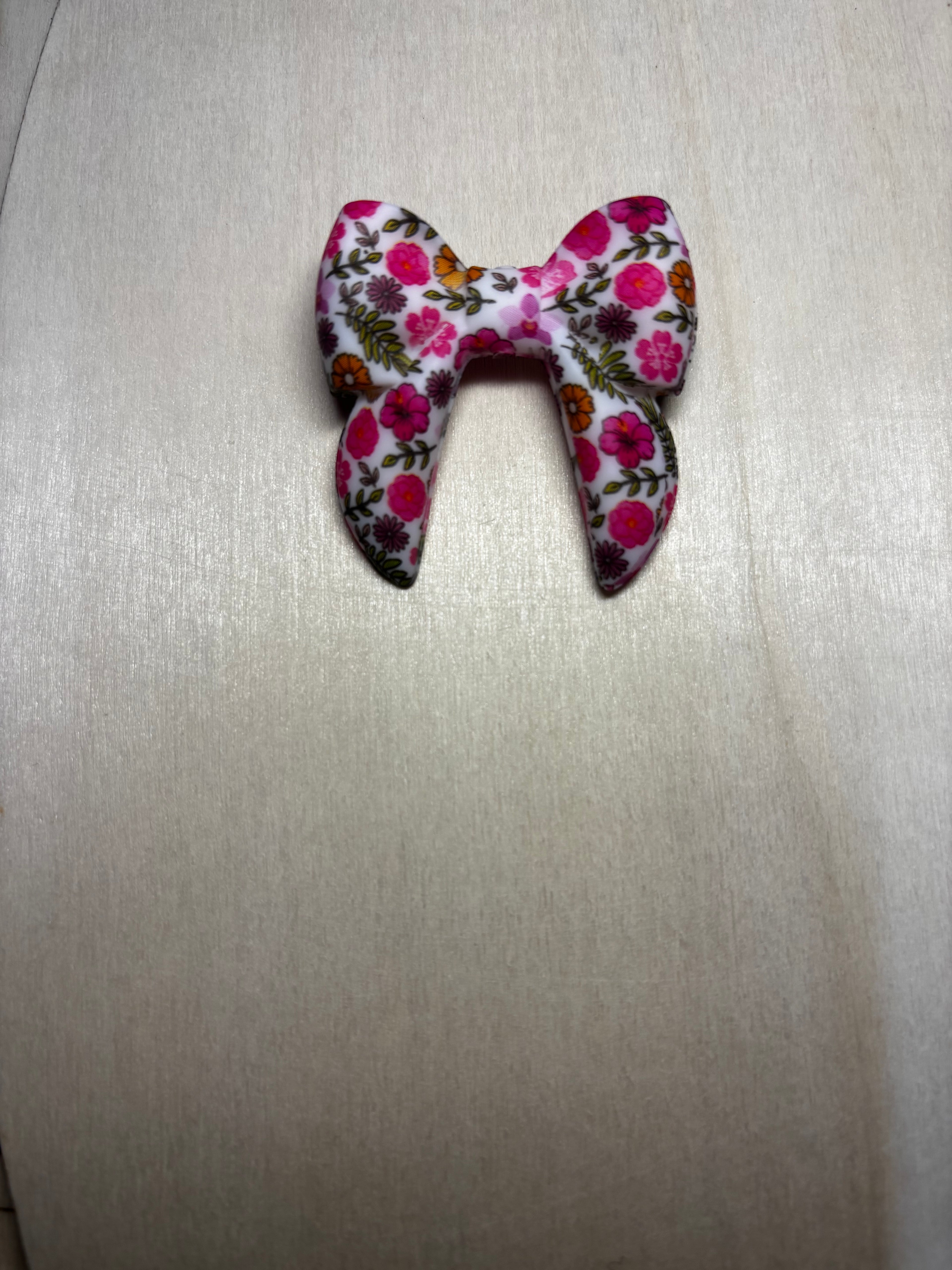 Grand noeud de papillon fleurs